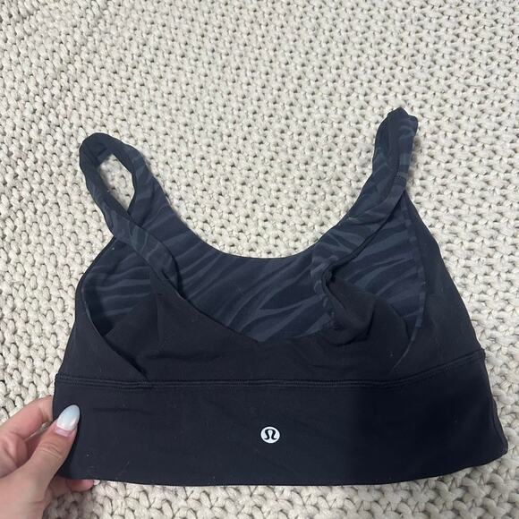 Lululemon reversible bra size 6 - Picture 2 of 5